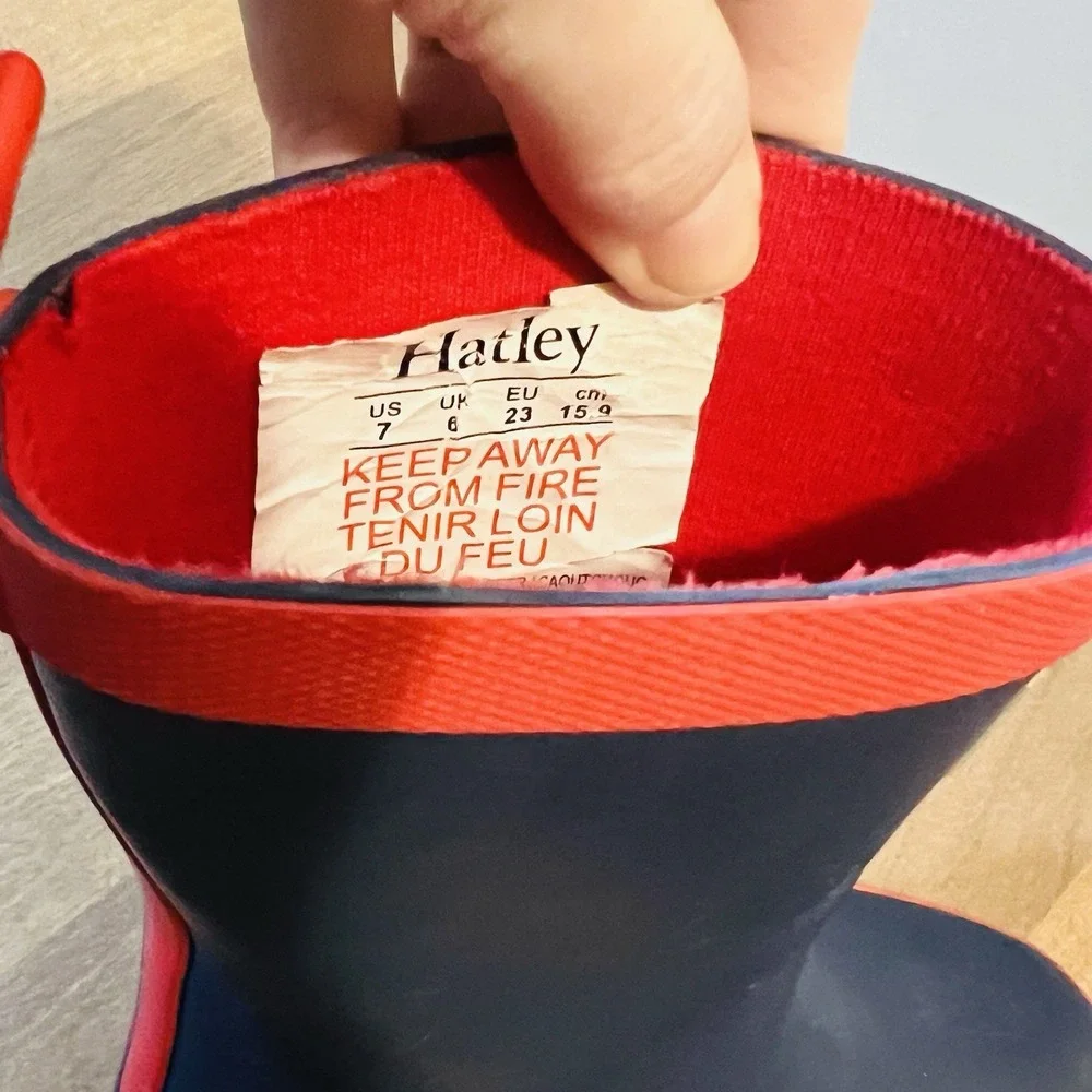 Hatley Classic Children's Rubber‎ Rain Boots, Size 7 Matte Navy Blue & Red Kids
